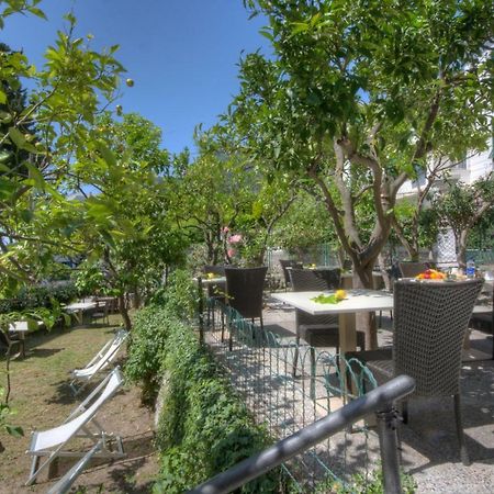 Rione San Carlo Hotel Финале Лигуре Екстериор снимка