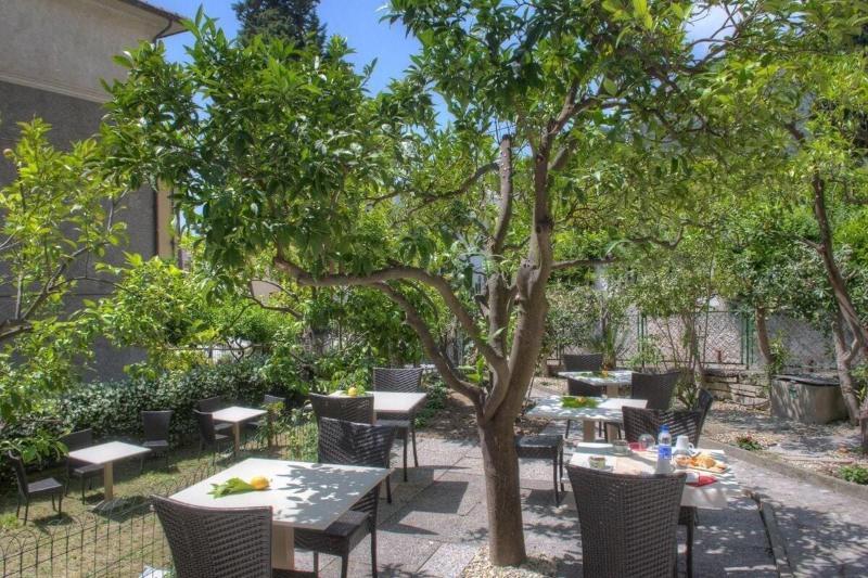 Rione San Carlo Hotel Финале Лигуре Екстериор снимка