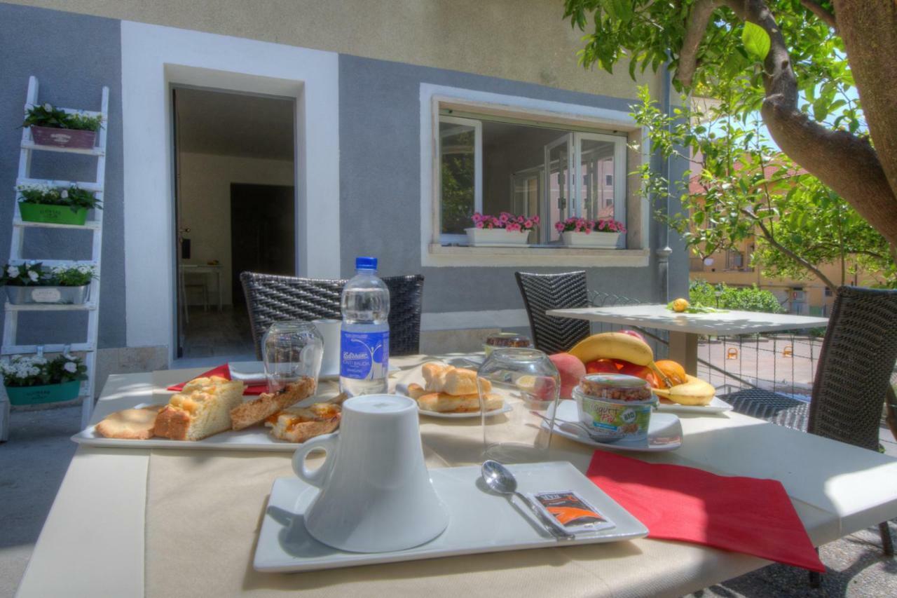 Rione San Carlo Hotel Финале Лигуре Екстериор снимка