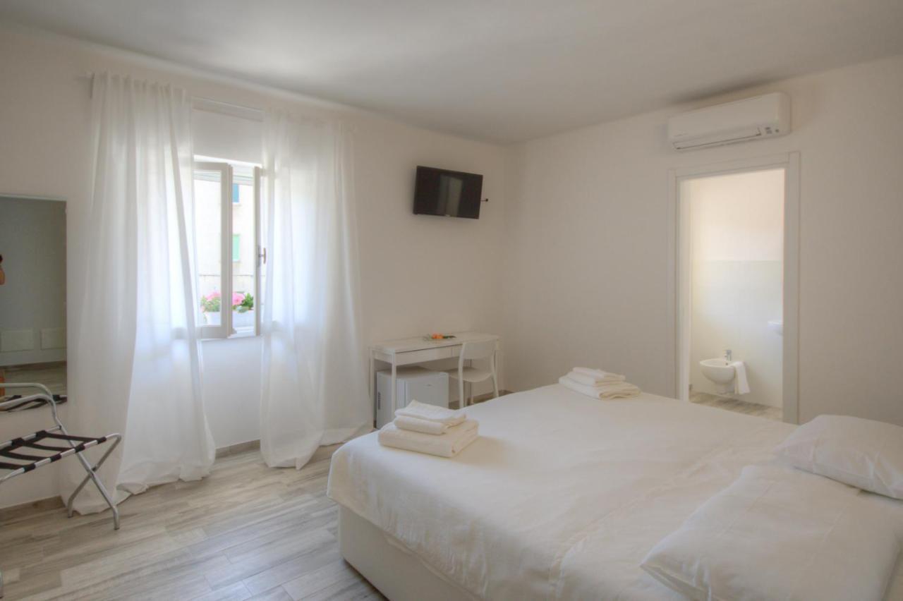 Rione San Carlo Hotel Финале Лигуре Екстериор снимка